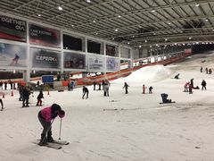 -乔波室内滑雪场