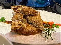 本帮熏鲳鱼-荟廷·晶萃(陆家嘴尚悦湾店)
