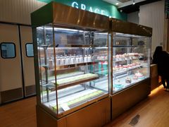面包甜点陈列柜-格瑞思动物奶油生日蛋糕(园区永旺店)