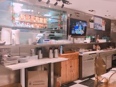 -新大咀港式茶餐厅(宝山万达店)