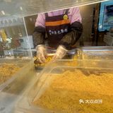 油条为何内衣外穿后价格要翻几番？
