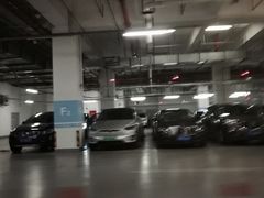 -虹桥天地-停车场