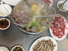 -官塘陈记鱼生·潮汕砂锅粥·牛肉火锅(潮枫路总店)