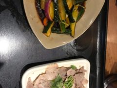 -亮亮面馆(经六路店)