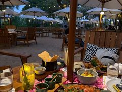 -三亚艾迪逊酒店·海滩烧烤 BARBACOA·现场乐队·浪漫晚餐·烧烤海鲜