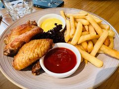 香炸鸡翅配薯条-Money Shops(愚园路店)