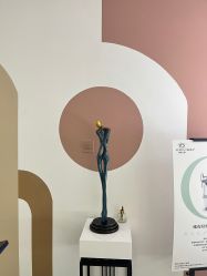 -More摩尔医美の注射线雕光电中心