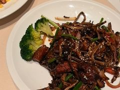 -八府香鸭·啫啫煲(华山路店)