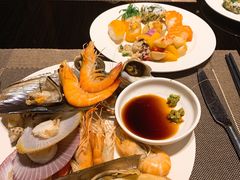 三文鱼-大中华希尔顿酒店-念自助餐·嗨啤·小龙虾