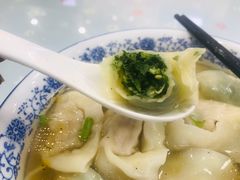 -滋滋香馄饨(听海路店)