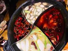 -白乐天毛肚火锅馆(解放碑店)