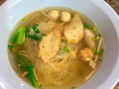 鱼丸粉-马里奥明星猪脚饭