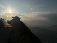 -鸡鸣山旅游风景区