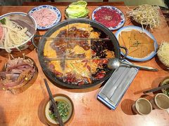 -周小明火锅(黑金冠社区店)