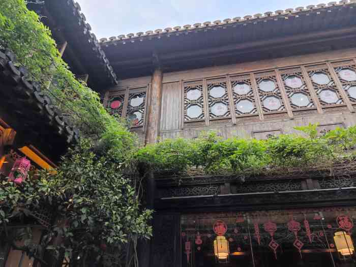 六朝松茶馆(老门东店)-"这家店都是固定价位的套餐可选,分量非常多.