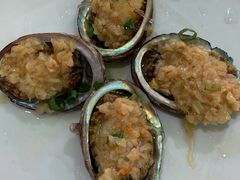 蒜蓉蒸鲍鱼-四川小胡子海鲜(丁村万人海鲜广场店)