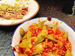 -何妹湿辣牛肉·粤式烧烤砂煲(桂雅路店)