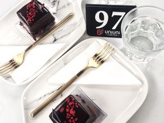 -UNI UNI(环亚凯瑟琳店)