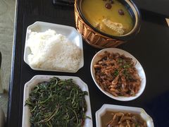 -云河农家乐饭店(福禄缘树山店)