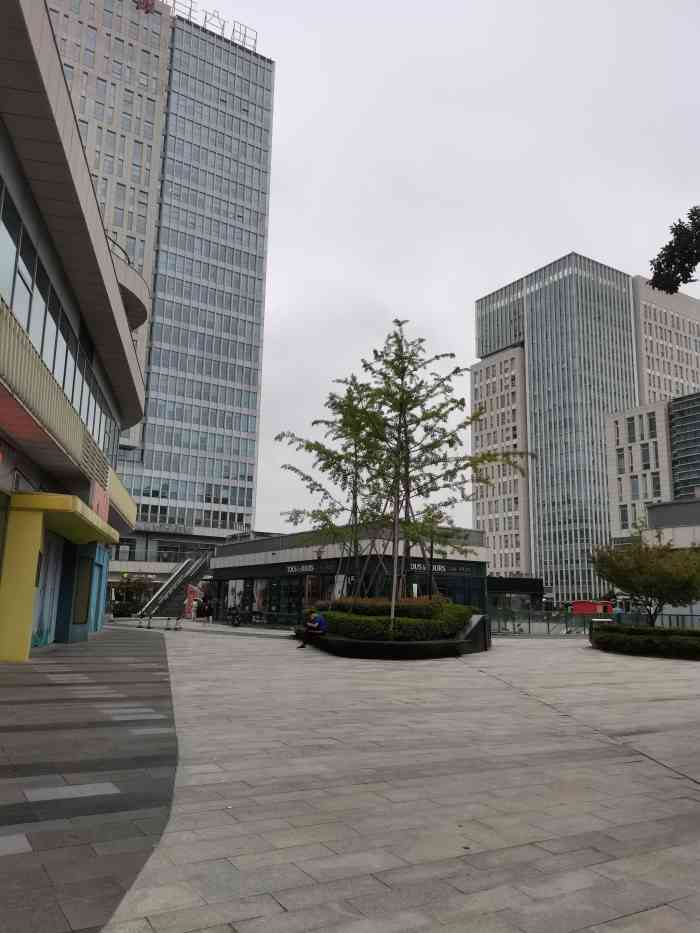 上海协信星光广场-"开在这个方位真是四不靠,除了开车过来,都.