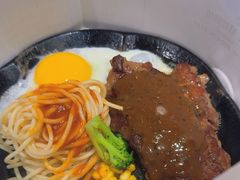 -汤姆家的牛排意面披萨(新城市广场店)
