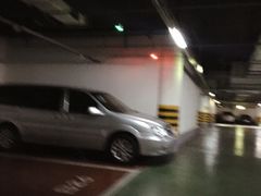 -丽丰购物中心·停车场