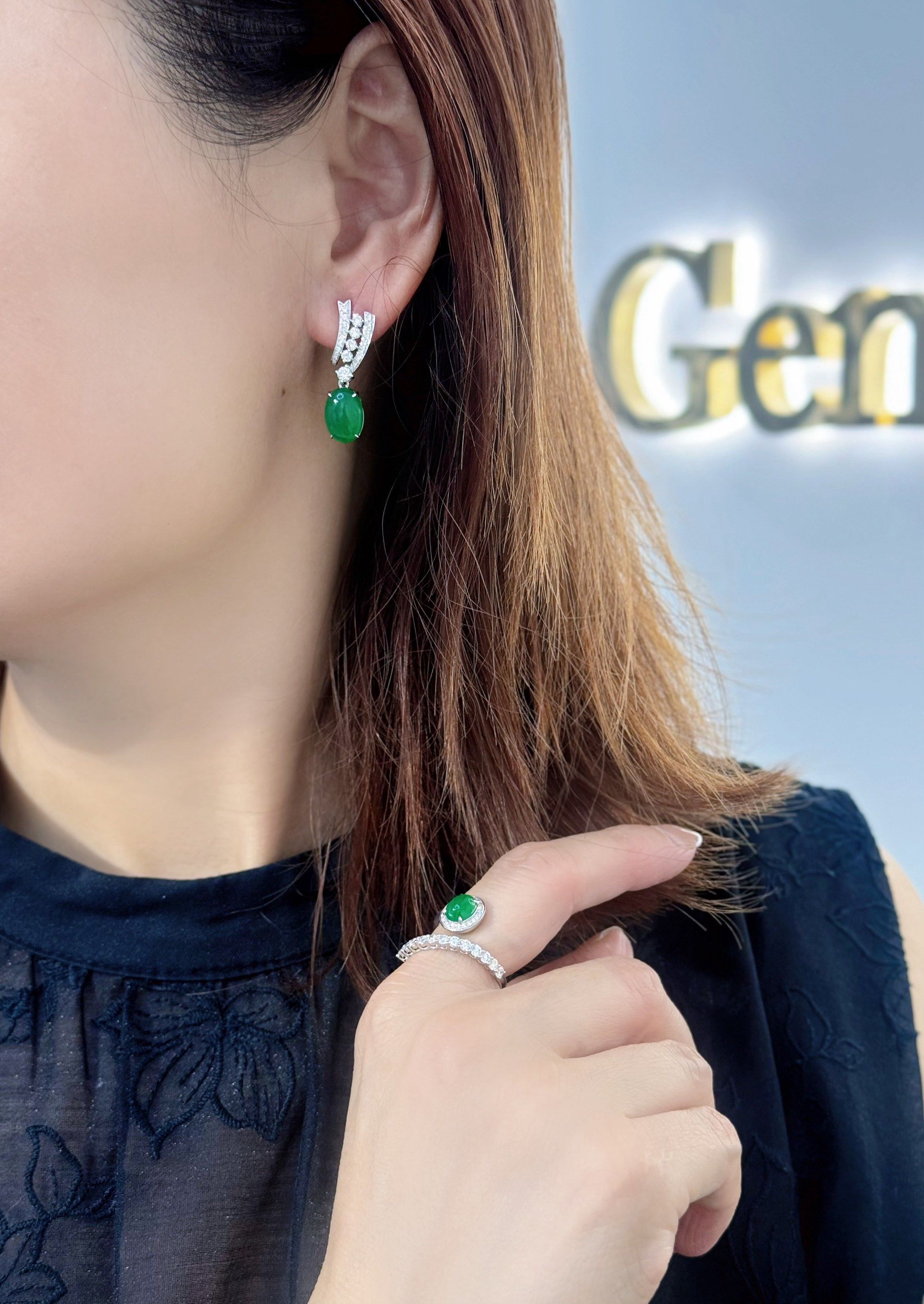 小绿蛋翡翠耳坠