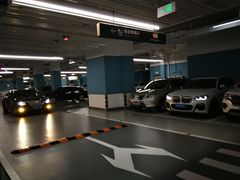 -皇庭广场-地下停车场