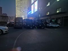 -新荟城购物中心-停车场