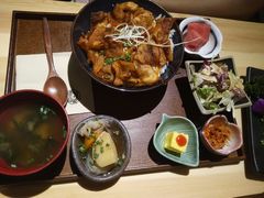 -本格丼·炭火烤肉饭(大悦路成都大悦城店)