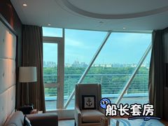 -苏州金鸡湖中茵皇冠假日酒店