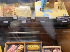 面包甜点陈列柜-星巴克(深圳港隆城分店)