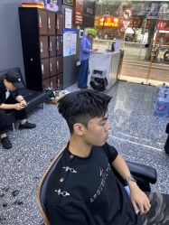 -藤野造型专业烫染接发