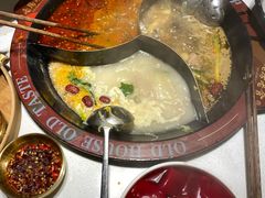 -老房老舍重庆火锅(假日城市店)