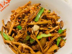 腊肉炒笋-小隐人家(乐松店)
