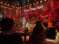 -FOUR PLAY BAR