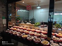 自助取餐区-令氏家外家周秦食府(高新店)