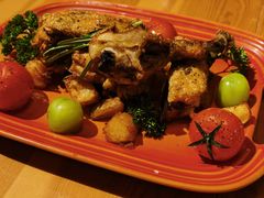 香烤脆皮鸡配迷迭香及苹果-TIAGO HOME KITCHEN(王府中环店)