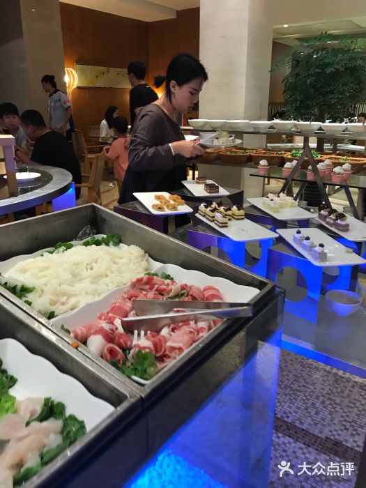 金陵江南大饭店自助取餐区图片