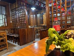 大堂-果松木炭酸菜铜火锅·外婆参鸡汤