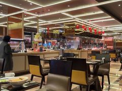 -大中华希尔顿酒店-念自助餐·嗨啤·小龙虾