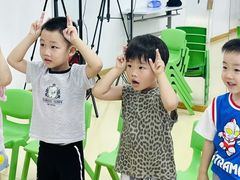 -蓝话筒·少儿成人演讲口才·主持朗诵·戏剧表演(大华第一坊店)