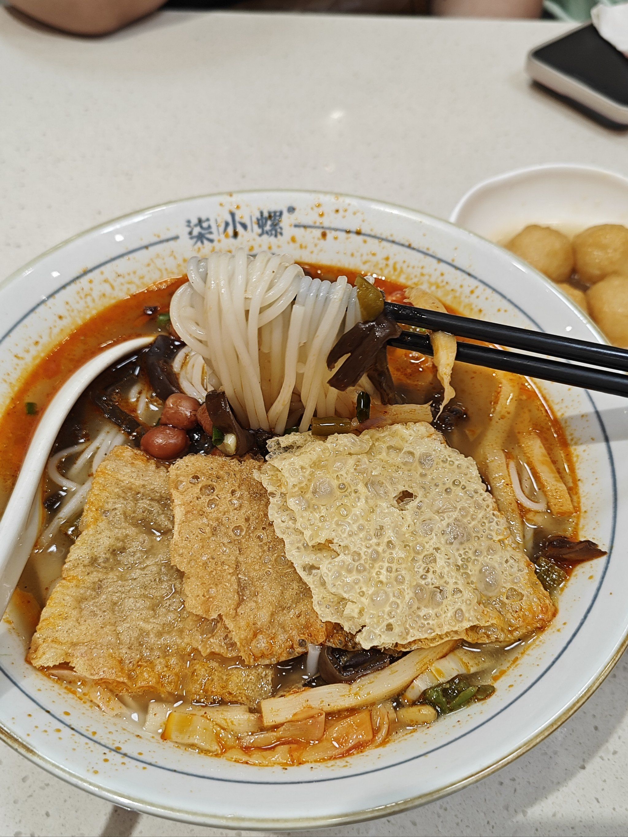 里面有实实在在的螺肉螺蛳粉!美味嘎嘎香