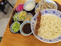 老北京炸酱面-门框胡同百年卤煮(新街口店)