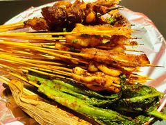 -何师烧烤Pro ·江湖川菜·小龙虾·精酿(太古里旗舰店)
