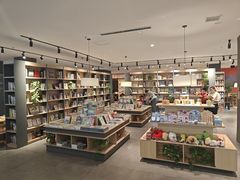 -魔方城市书房(中街益田店)