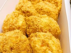 蟹黄酥松小贝-鲍师傅糕点(海岸城店)