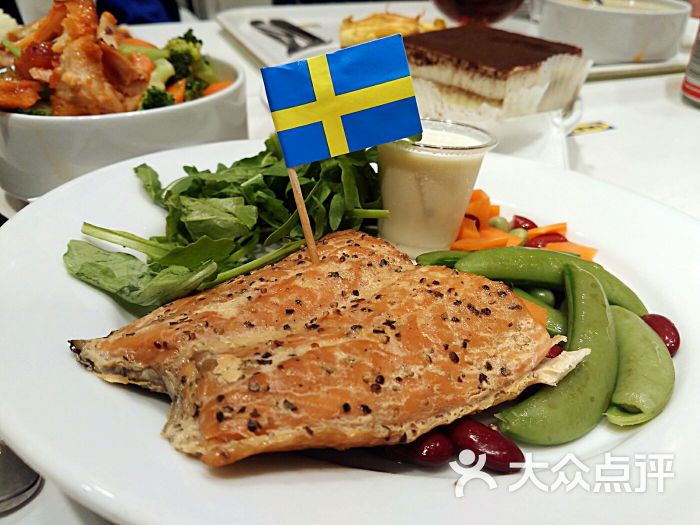 宜家餐厅热熏三文鱼配刀豆色拉图片 - 第12张