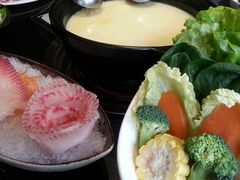汤锅及美味新鲜的食材-捞王猪肚鸡火锅(昆山店)