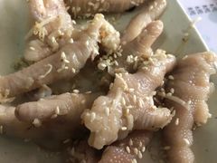 沙姜鸡脚-黄师奶甜品店